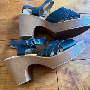 Me Too black Leather Women's Sandals size 6